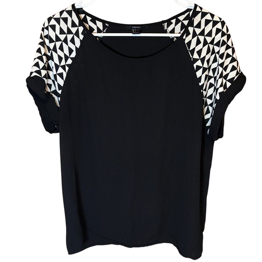 Forever 21 Black Geometric Print Blouse Rolled Sleeve Top Large